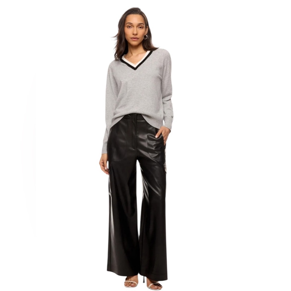 CeCe- Deep V Contrast Trim Sweater Size S